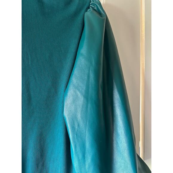 Chicos Faux Leather Balloon Sleeves Henley Top Peacock Size Large - Picture 6 of 7